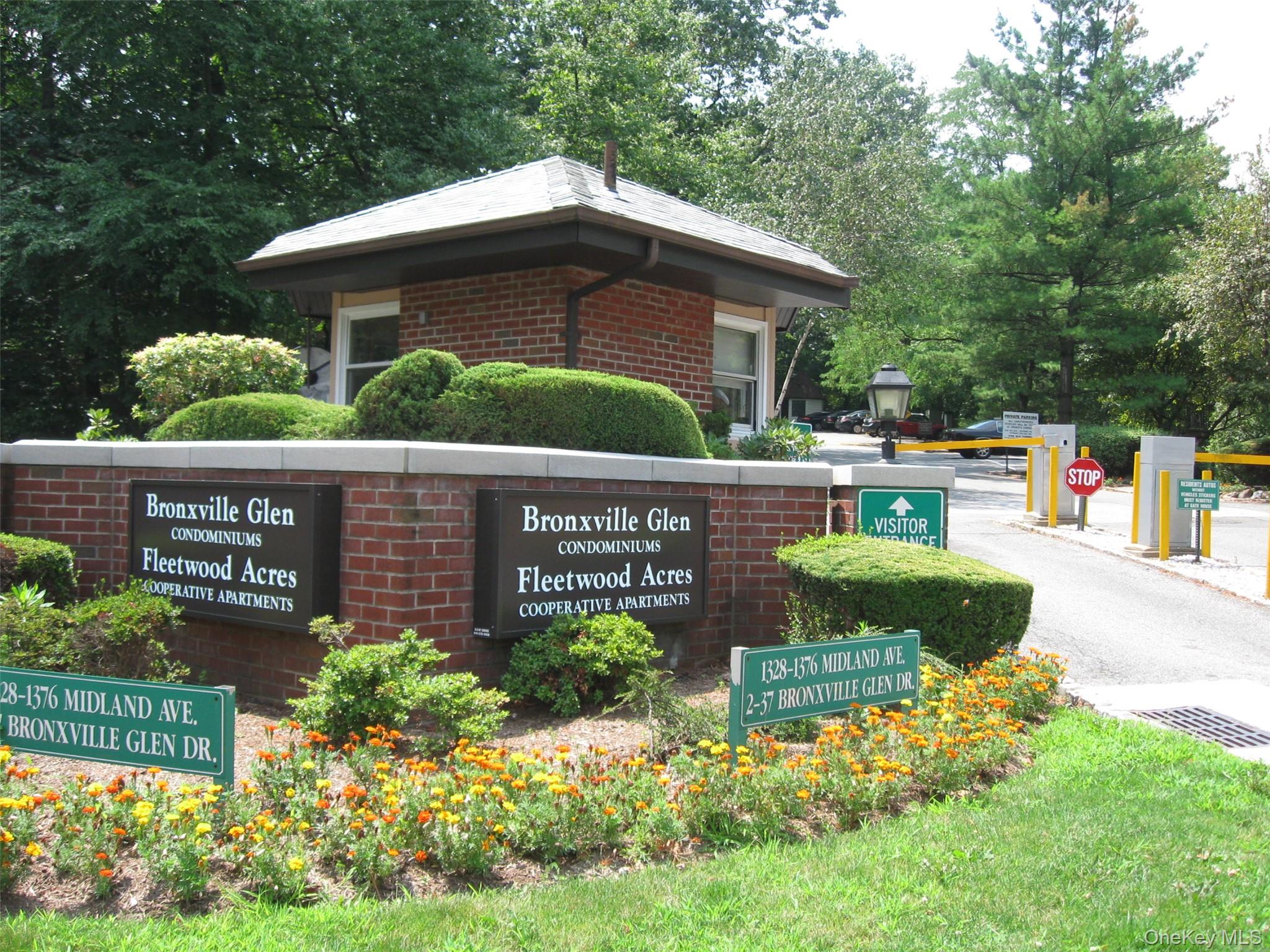 37 Bronxville Glen Drive Bldg 5, Unit 1