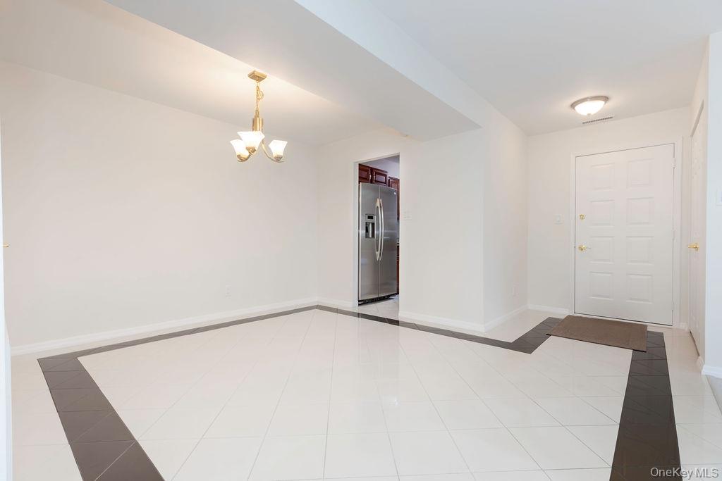 37 Bronxville Glen Drive Bldg 5, Unit 1