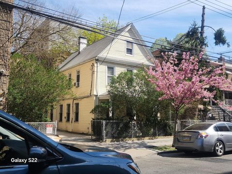 3930 Carpenter Avenue Bronx NY 10466