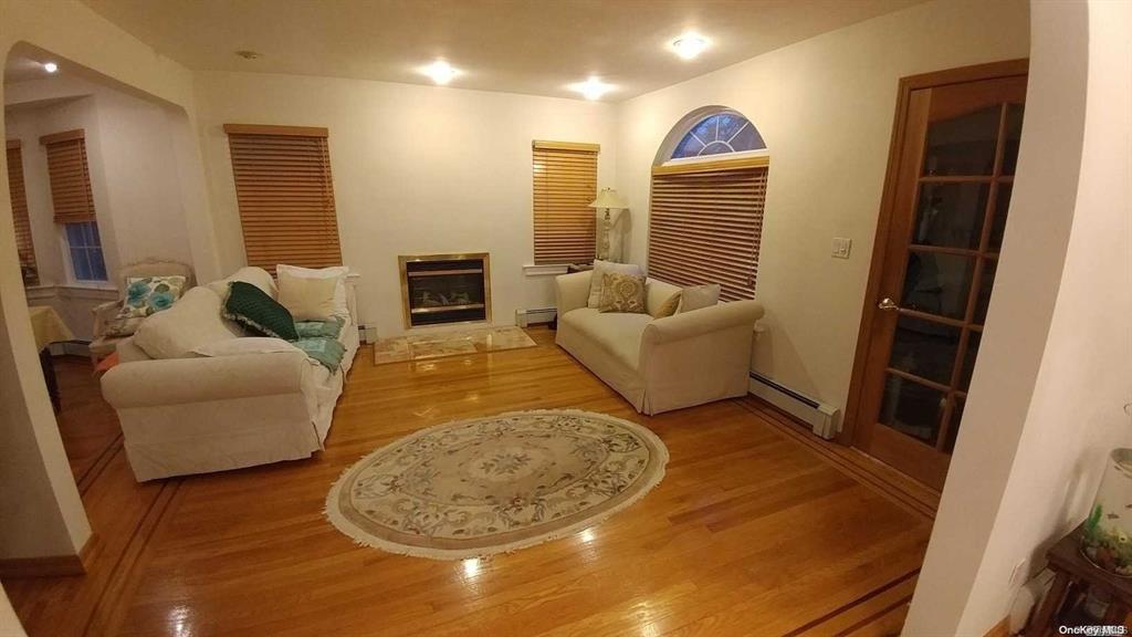 5 Garfield Place, Roslyn Heights, New York image 4