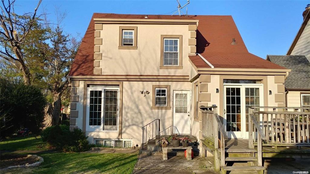 5 Garfield Place, Roslyn Heights, New York image 1