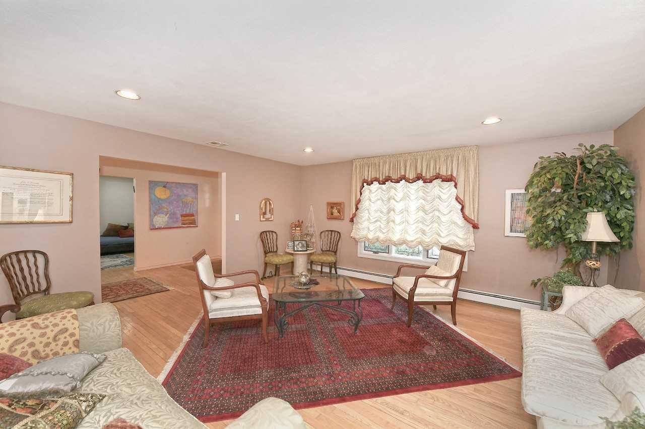 4 Hunting Hill Drive, Dix Hills, New York image 14