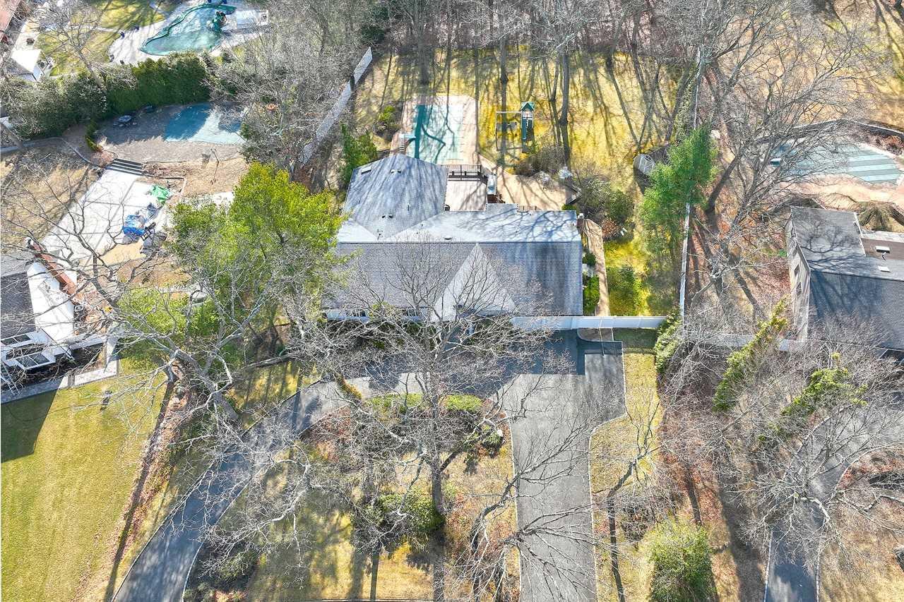 4 Hunting Hill Drive, Dix Hills, New York image 4