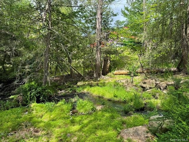 6 Beaver Brook Road