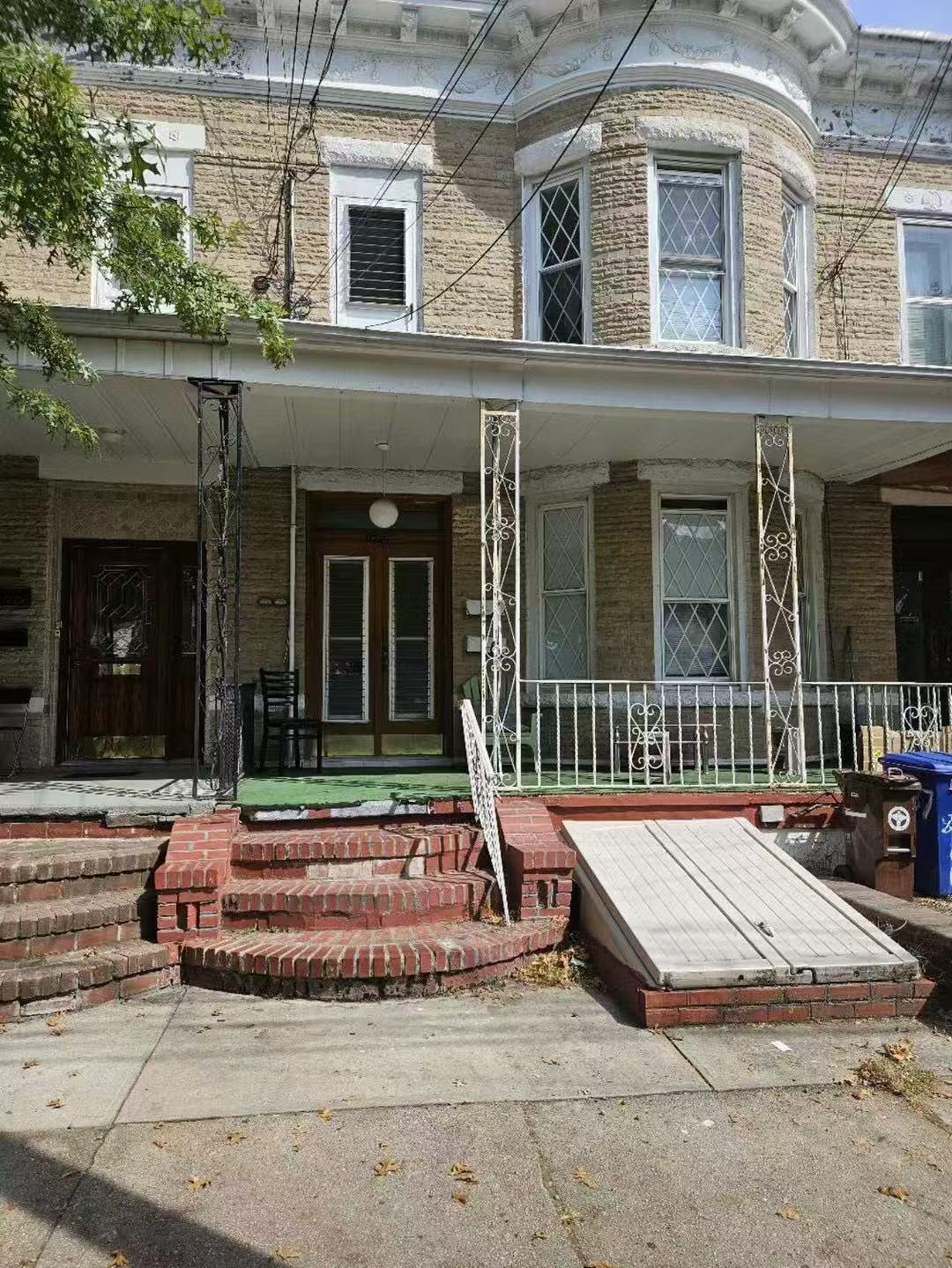 89 Street, Woodhaven, Queens, NY - 6 Bedrooms  
2 Bathrooms - 