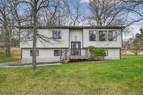 Homes For Sale - 22 Cambridge Circle<br/> Monroe, NY 10950