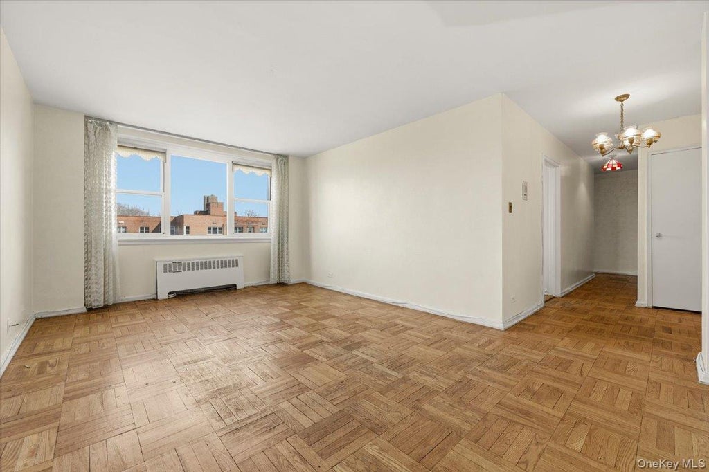 Photo of 80 Knolls Crescent #6B, Bronx, NY 10463 (MLS # 1040953)