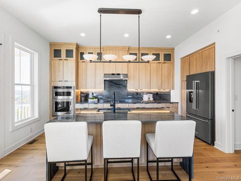 Condo For Sale - 122 Captain Esposito Lane #7<br/> Pearl River, NY 10965