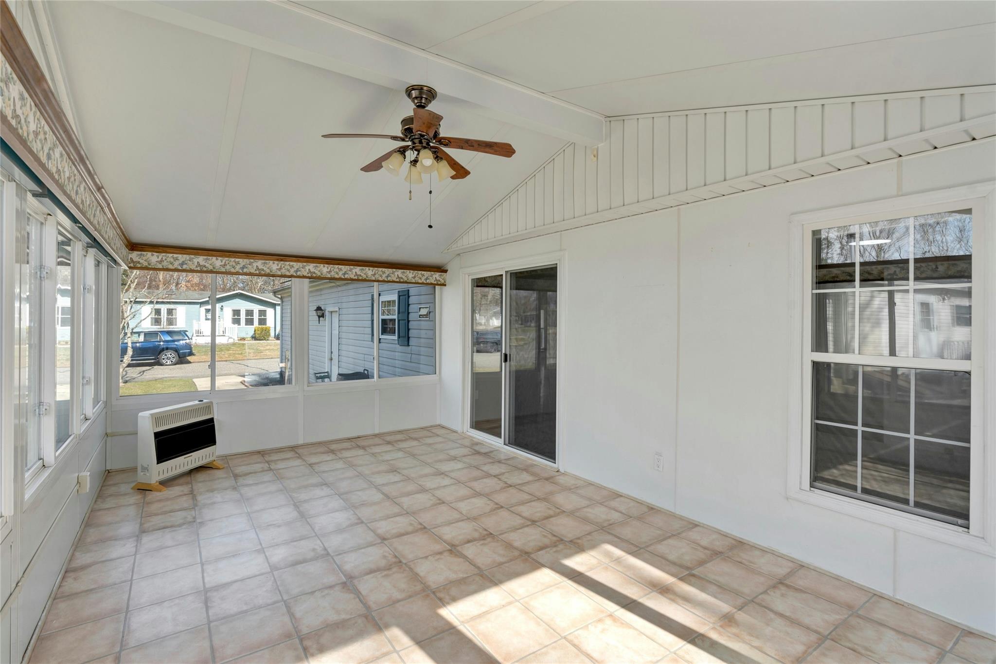 1407 W Middle Road #88, Calverton, New York image 22