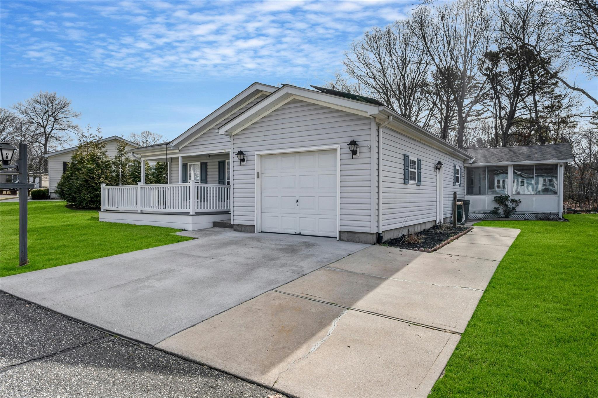 1407 W Middle Road #88, Calverton, New York image 3