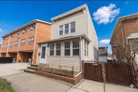 Multifamily For Sale - 61-17A 165th Street<br/> Fresh Meadows, NY 11365