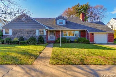 Photo of 190 Brompton Road, Garden City, NY 11530 (MLS # 924381)