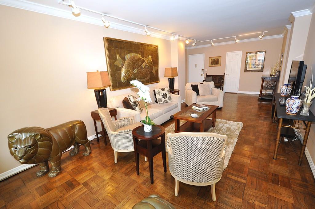 Scarsdale, New York 10583, United States, 2 Bedrooms Bedrooms, ,2 BathroomsBathrooms,Residential,Pending,115263