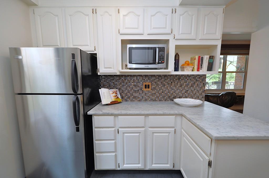 Scarsdale, New York 10583, United States, 2 Bedrooms Bedrooms, ,2 BathroomsBathrooms,Residential,Pending,115263