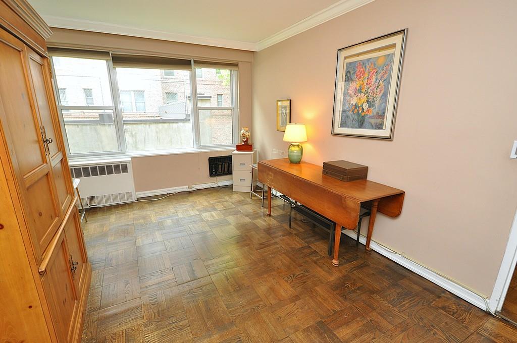 Scarsdale, New York 10583, United States, 2 Bedrooms Bedrooms, ,2 BathroomsBathrooms,Residential,Pending,115263