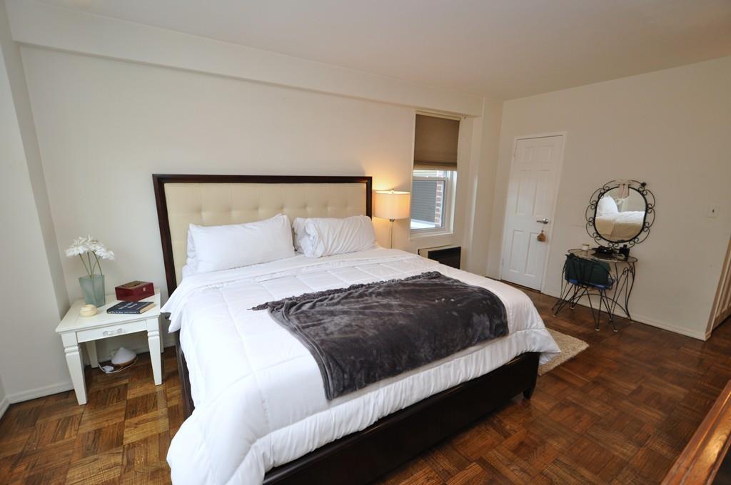 Scarsdale, New York 10583, United States, 2 Bedrooms Bedrooms, ,2 BathroomsBathrooms,Residential,Pending,115263