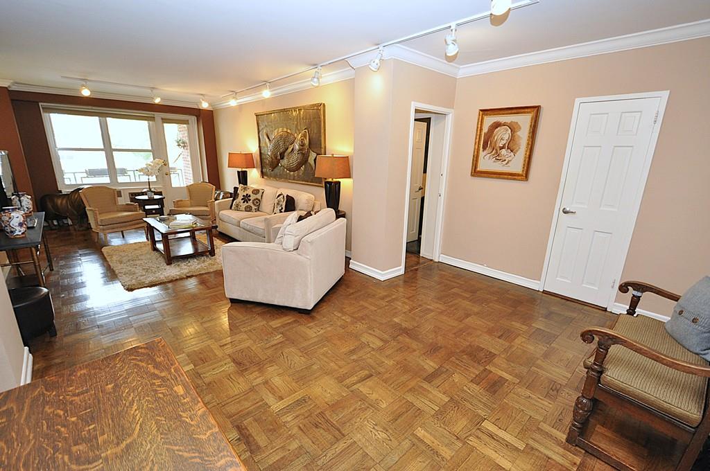 Scarsdale, New York 10583, United States, 2 Bedrooms Bedrooms, ,2 BathroomsBathrooms,Residential,Pending,115263