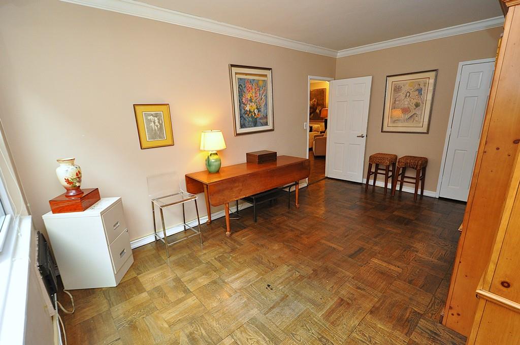 Scarsdale, New York 10583, United States, 2 Bedrooms Bedrooms, ,2 BathroomsBathrooms,Residential,Pending,115263