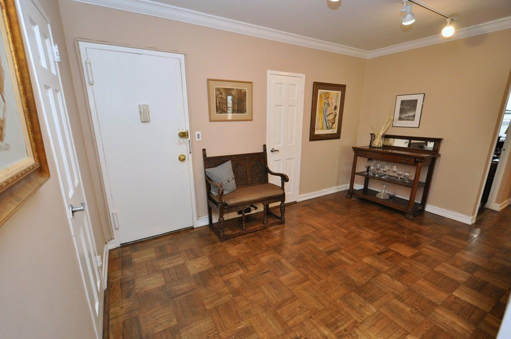 Scarsdale, New York 10583, United States, 2 Bedrooms Bedrooms, ,2 BathroomsBathrooms,Residential,Pending,115263