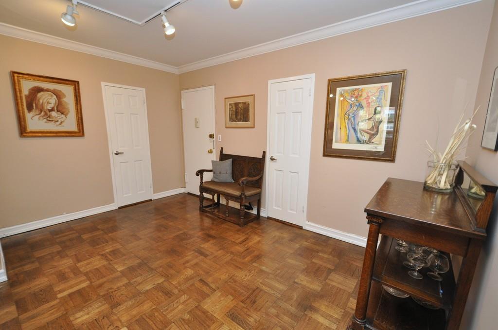 Scarsdale, New York 10583, United States, 2 Bedrooms Bedrooms, ,2 BathroomsBathrooms,Residential,Pending,115263