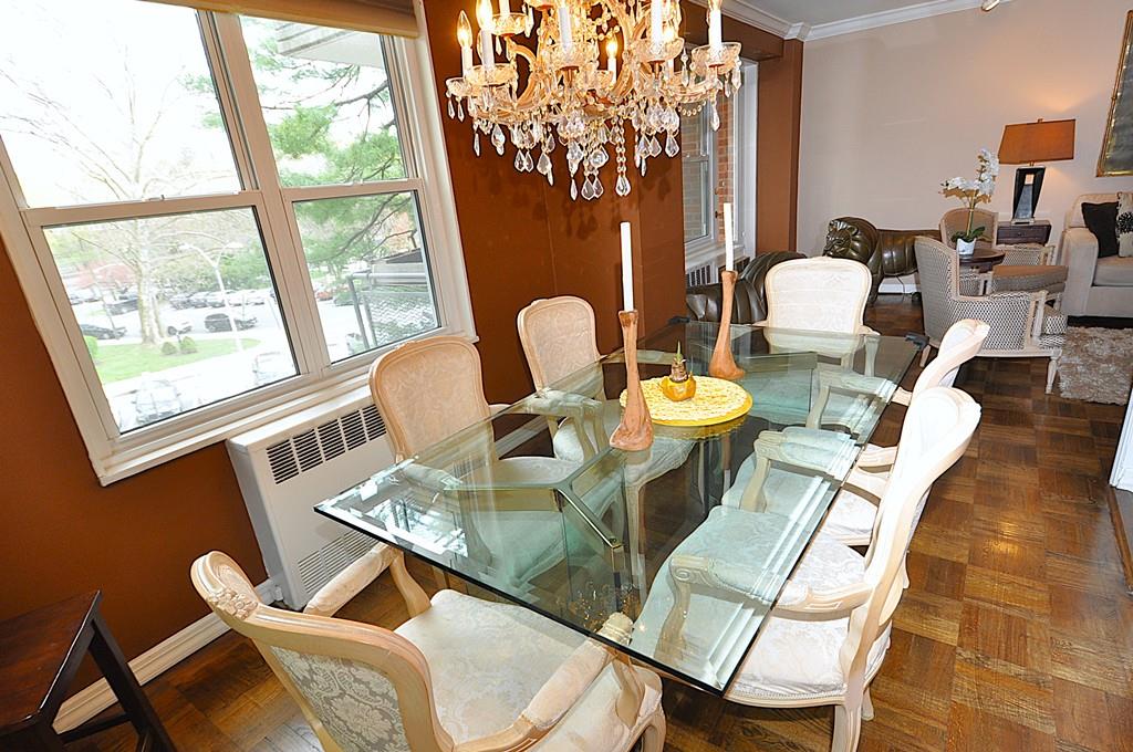 Scarsdale, New York 10583, United States, 2 Bedrooms Bedrooms, ,2 BathroomsBathrooms,Residential,Pending,115263