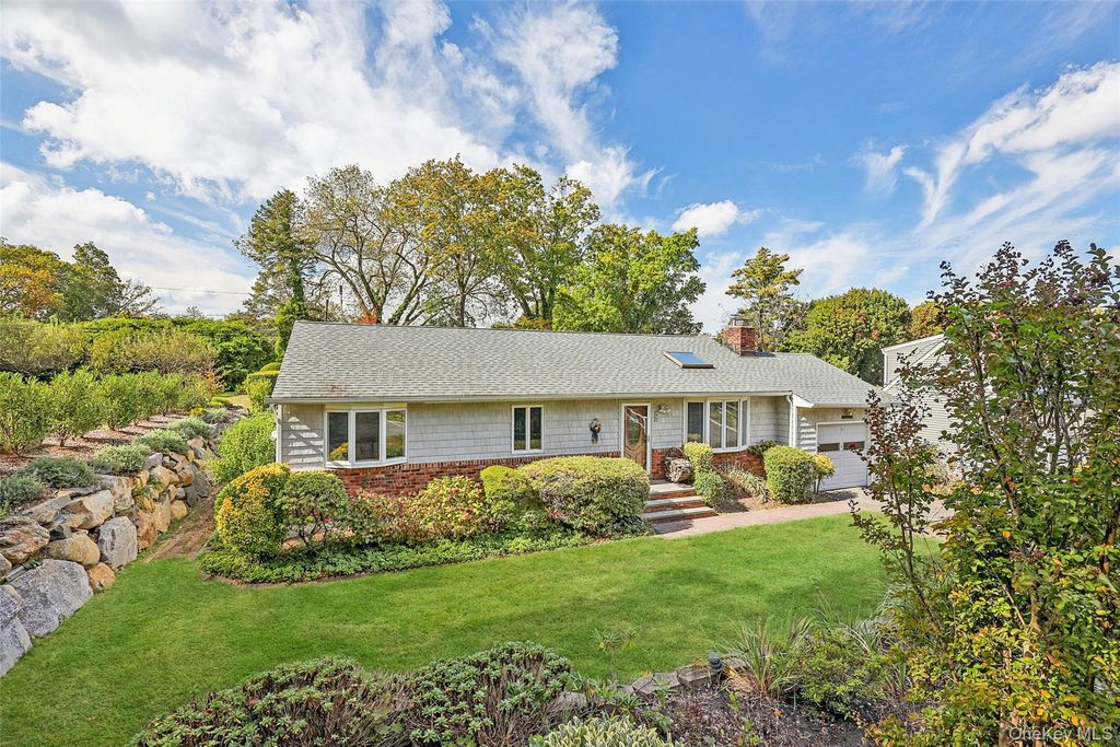 Photo of 43 Landing Road, Huntington, NY 11743 (MLS # 921114)