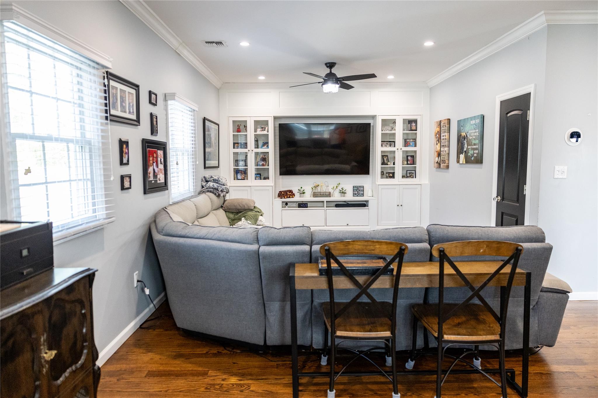 52 S Windhorst Avenue, Bethpage, New York image 9