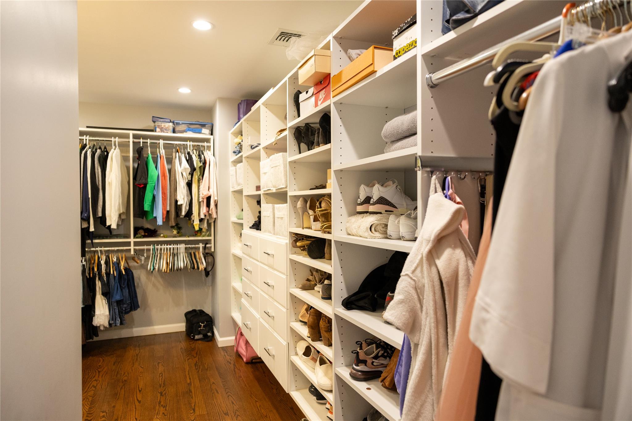 52 S Windhorst Avenue, Bethpage, New York image 17