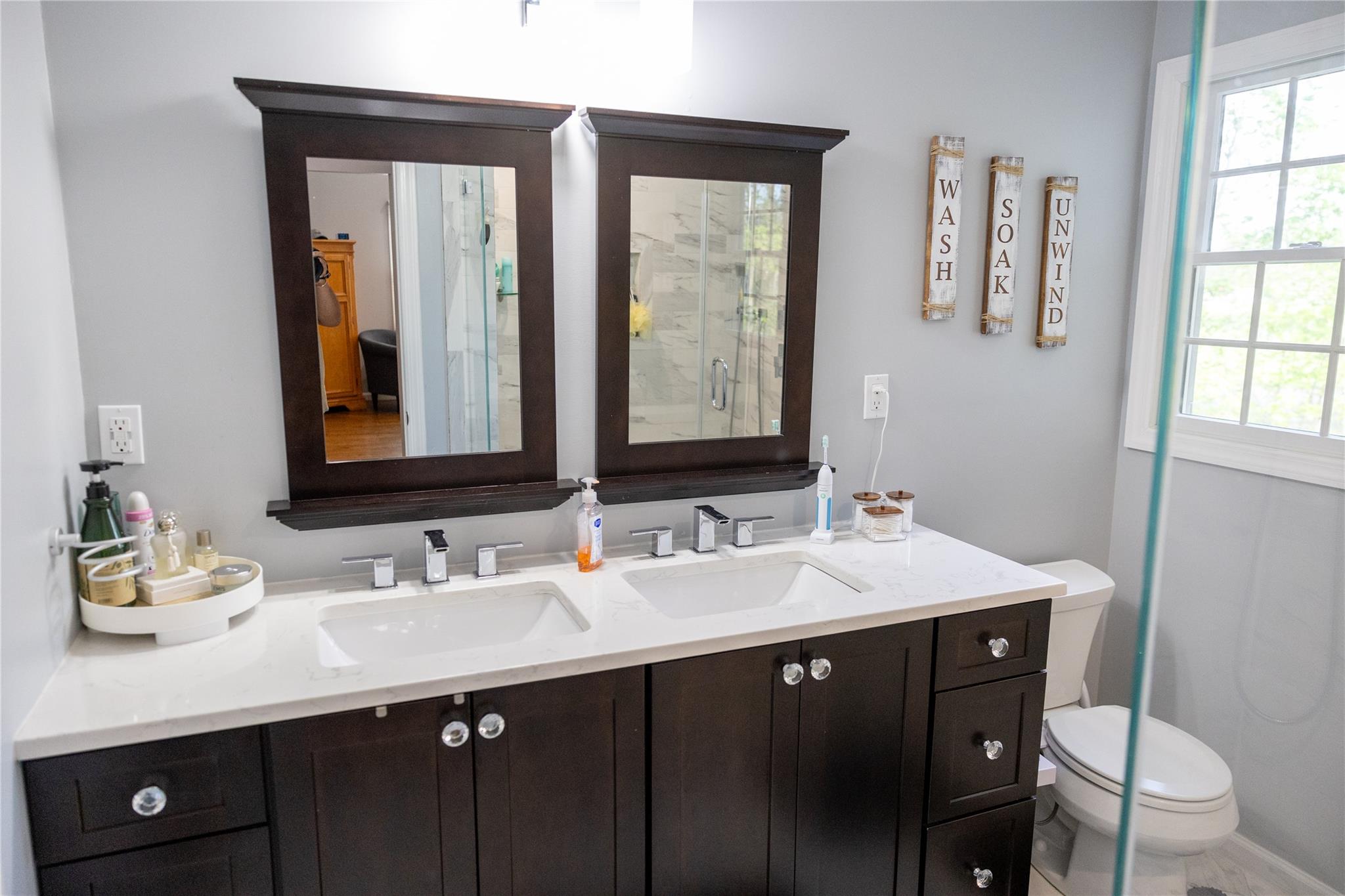 52 S Windhorst Avenue, Bethpage, New York image 16