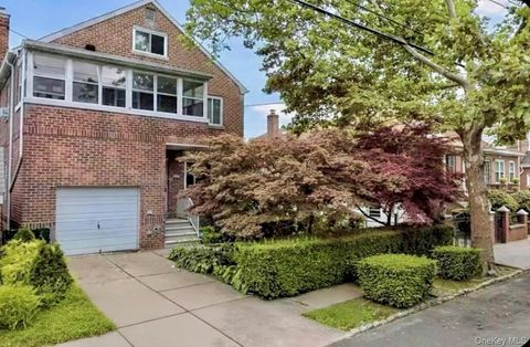 Photo of 2322 Pearsall Avenue, Bronx, NY 10469 (MLS # 960973)