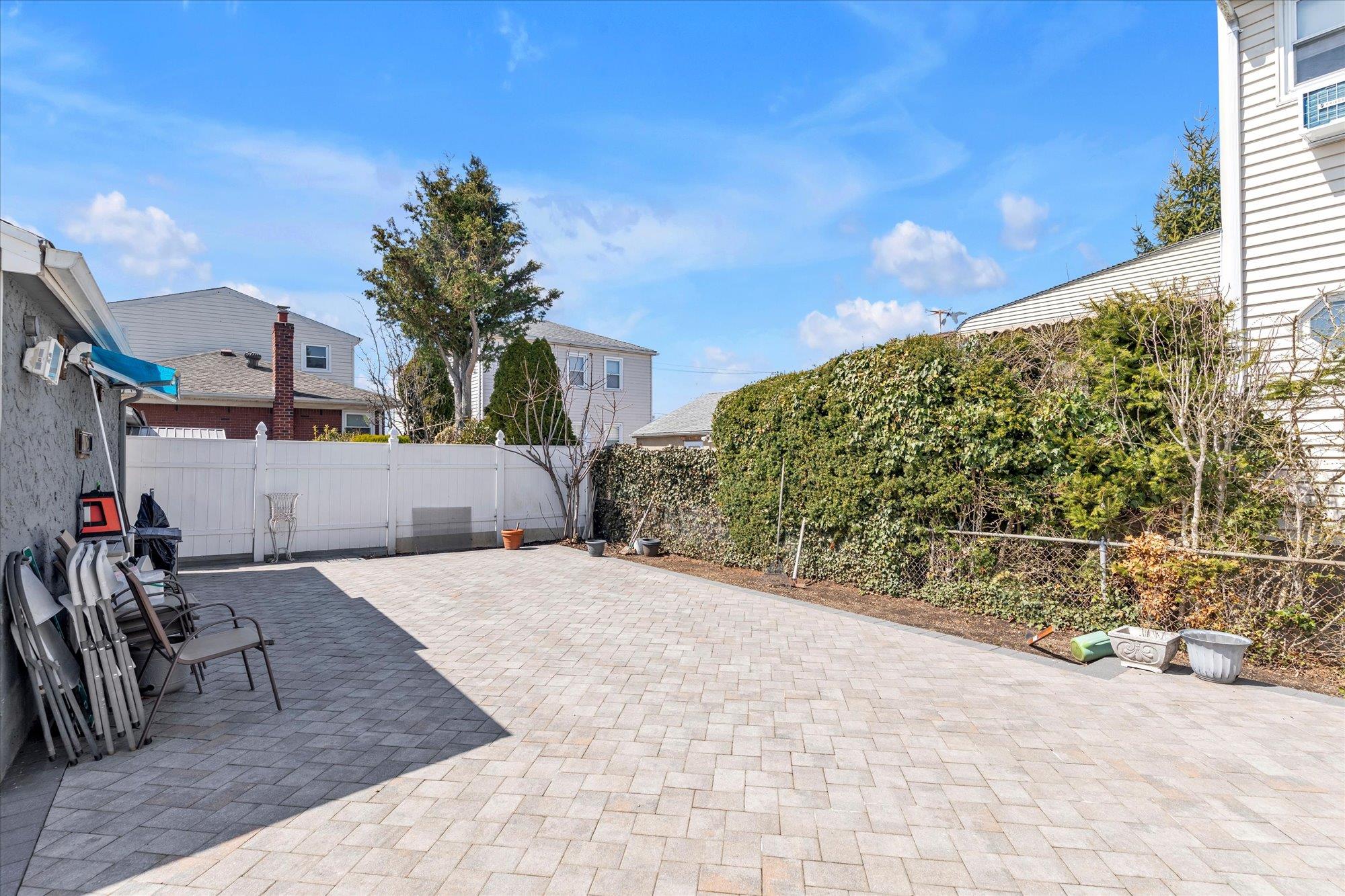 263 S Mckinley Parkway, Mineola, New York image 18