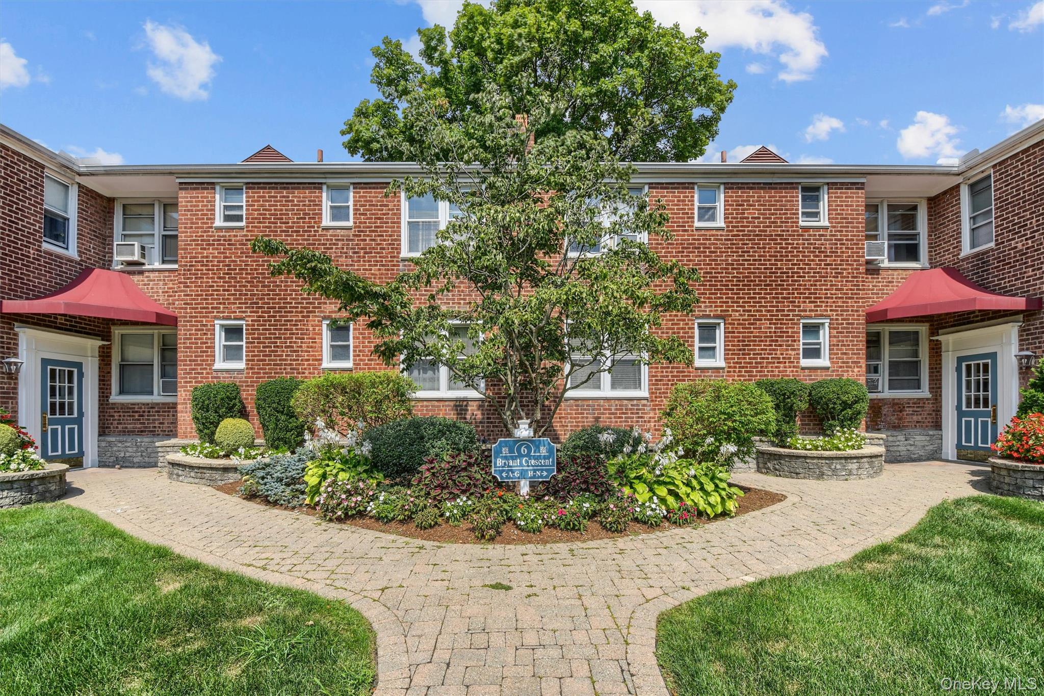 6 Bryant Crescent 1H