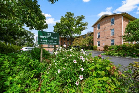 Homes For Sale - 25 Trinity Place #3K<br/> New Rochelle, NY 10805