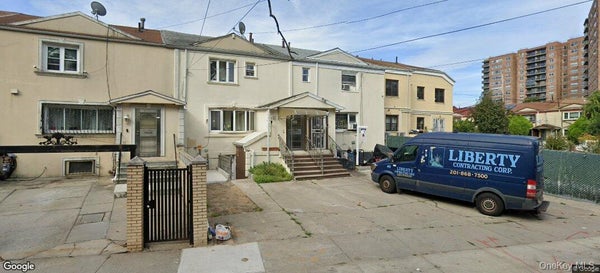 6258 GRAND CENTRAL PKWY, FOREST HILLS, NY 11375 - Image 01b56ea46aabd63be82508ef4dad7c5b/3898691387