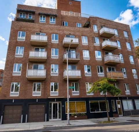 Condo For Sale - 3226 Union Street #5E<br/> Flushing, NY 11354