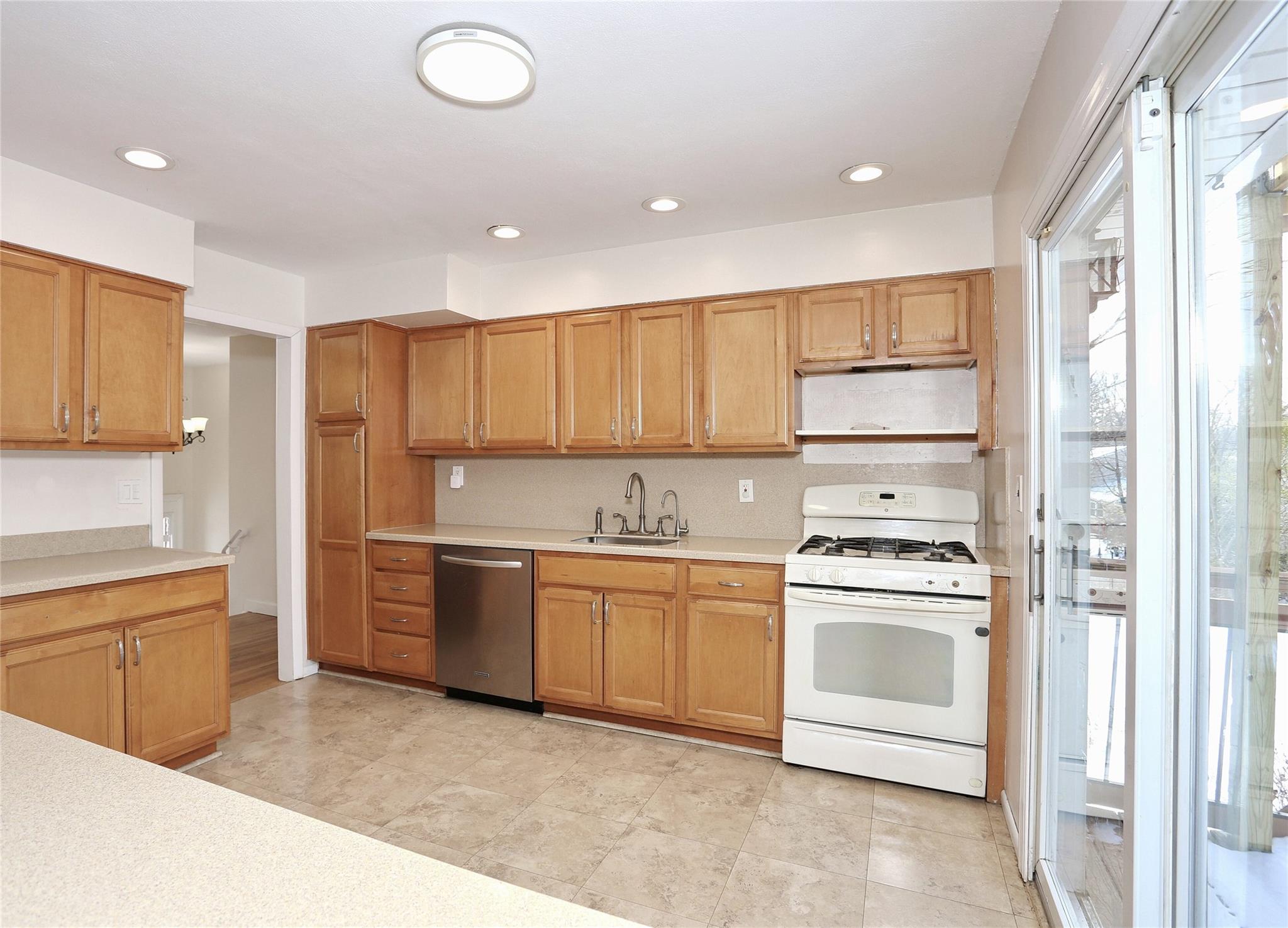1 W Burda Place, New City, New York image 21