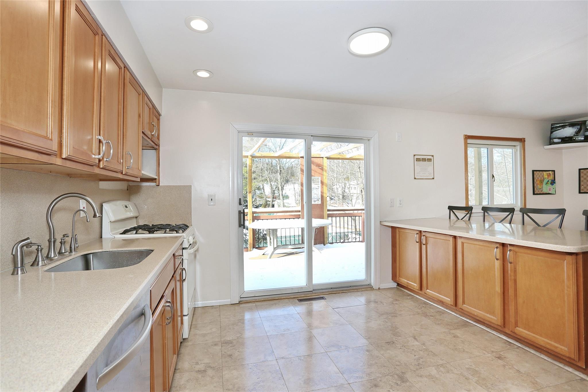 1 W Burda Place, New City, New York image 19