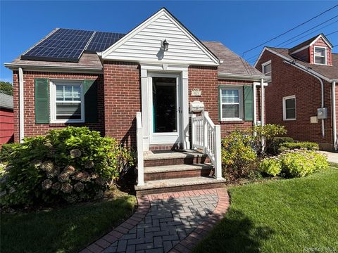 62 Poppy Avenue Franklin Square NY 11010