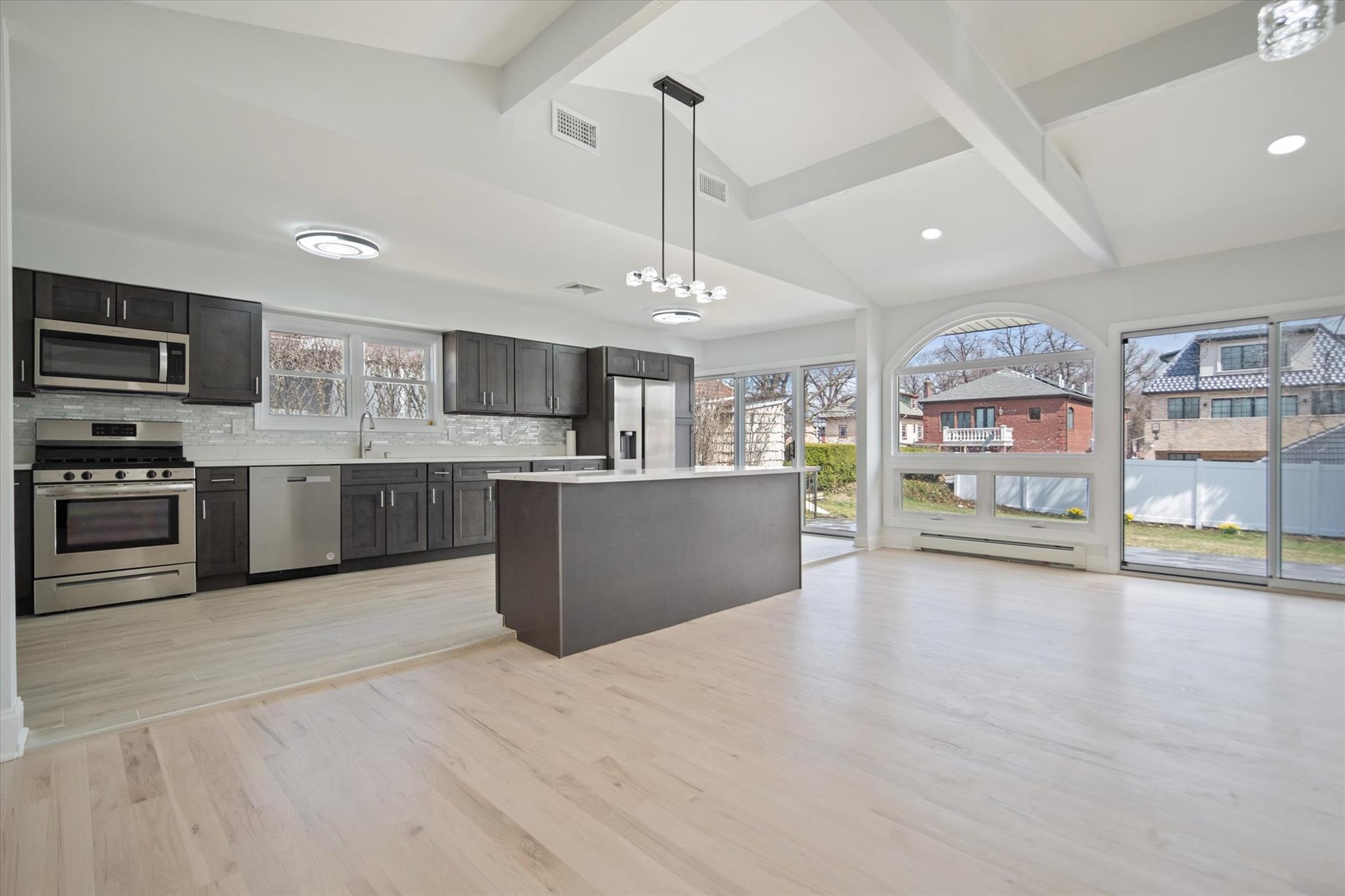 Santiago Street, Holliswood, Queens, NY - 5 Bedrooms  
4 Bathrooms  
9 Rooms - 