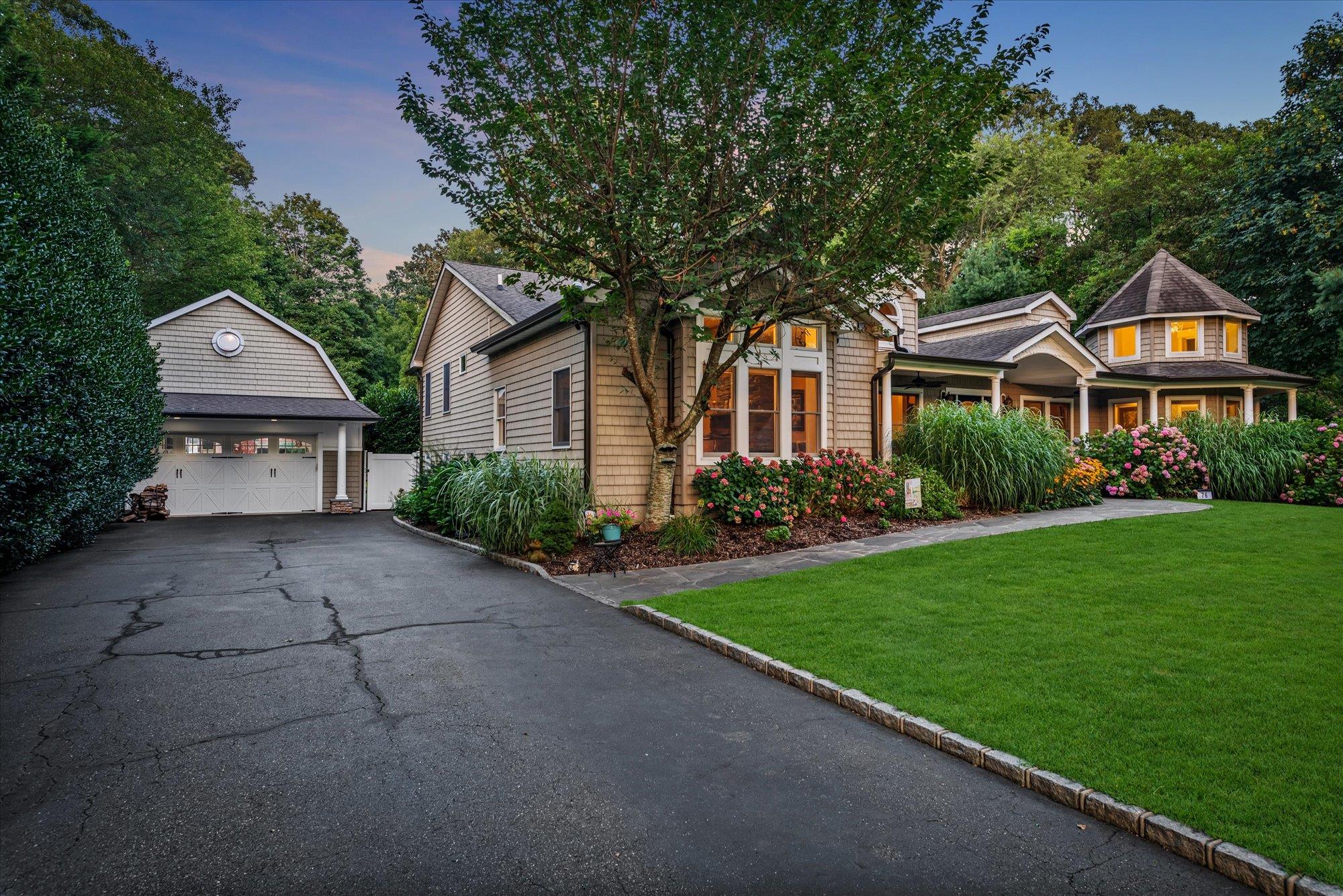 76 Timberpoint Drive