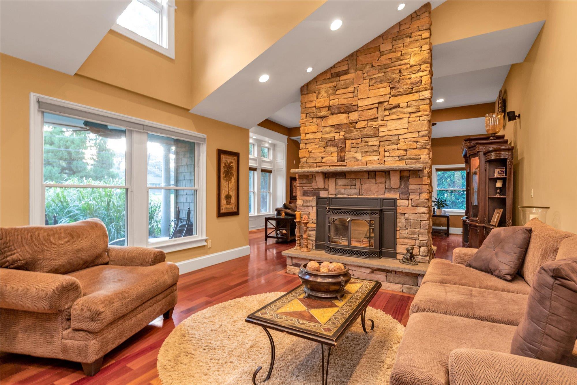 76 Timberpoint Drive