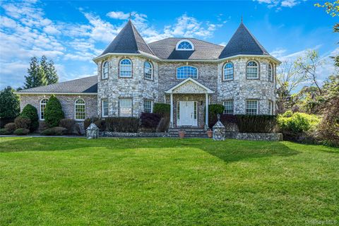 Photo of 2 Deepwells Lane, Saint James, NY 11780 (MLS # 992489)