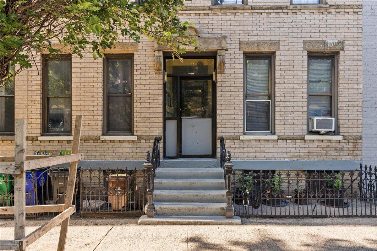 125 Freeman Street