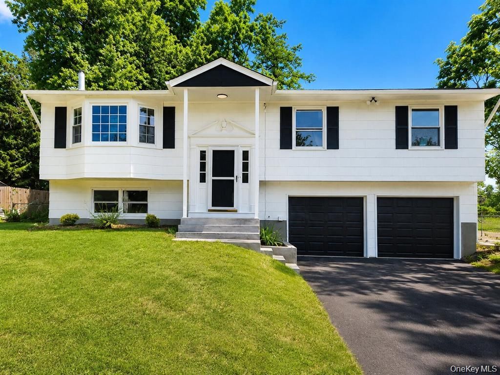 Photo of 8 Mockingbird Lane, Poughkeepsie, NY 12601 (MLS # 1028089)