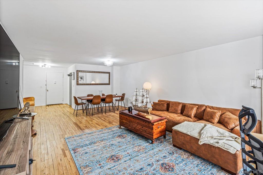 Photo of 600 Shore Road #5B, Long Beach, NY 11561 (MLS # 960266)