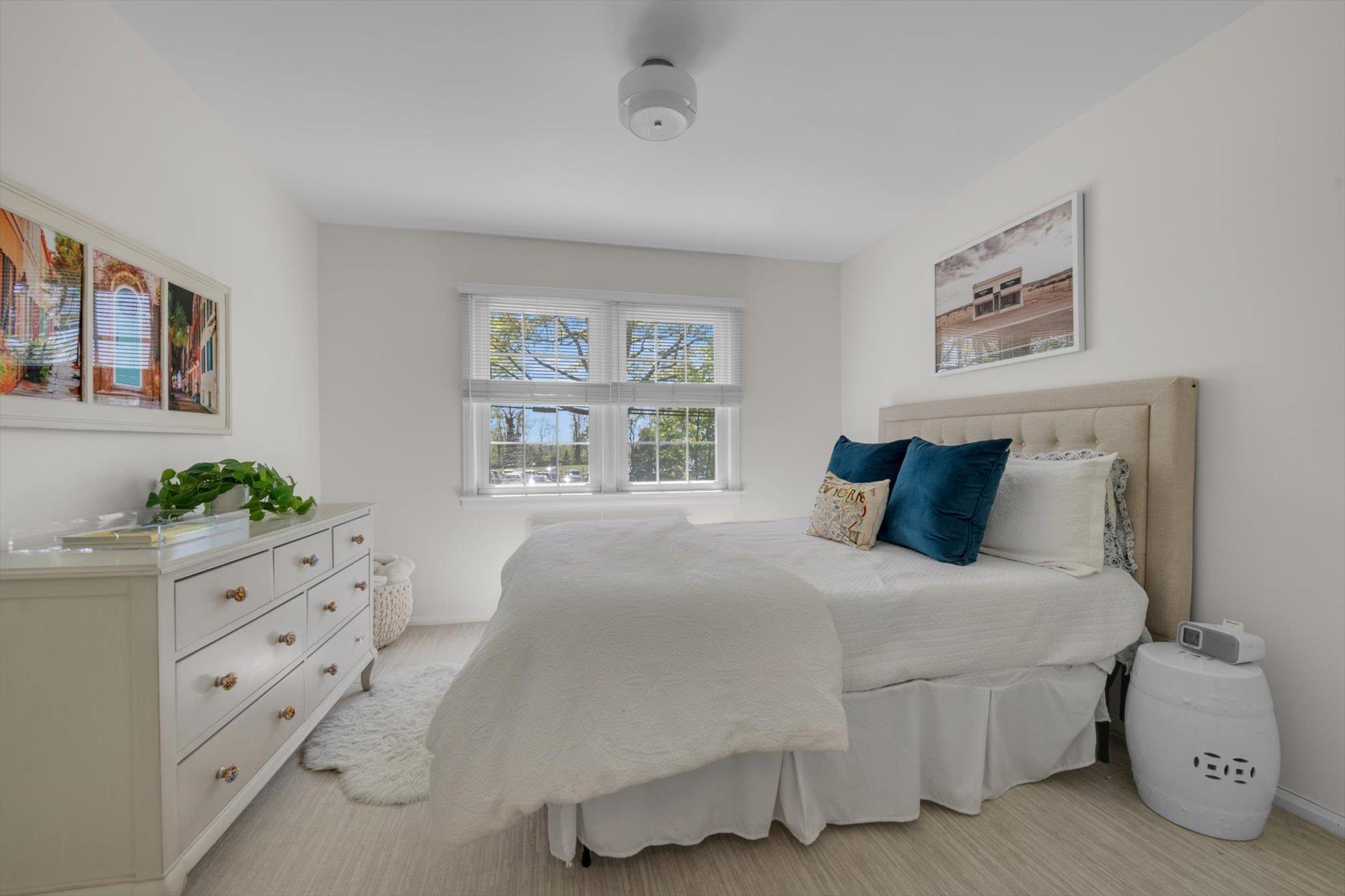 19 Morewood Oaks, Port Washington, New York image 25