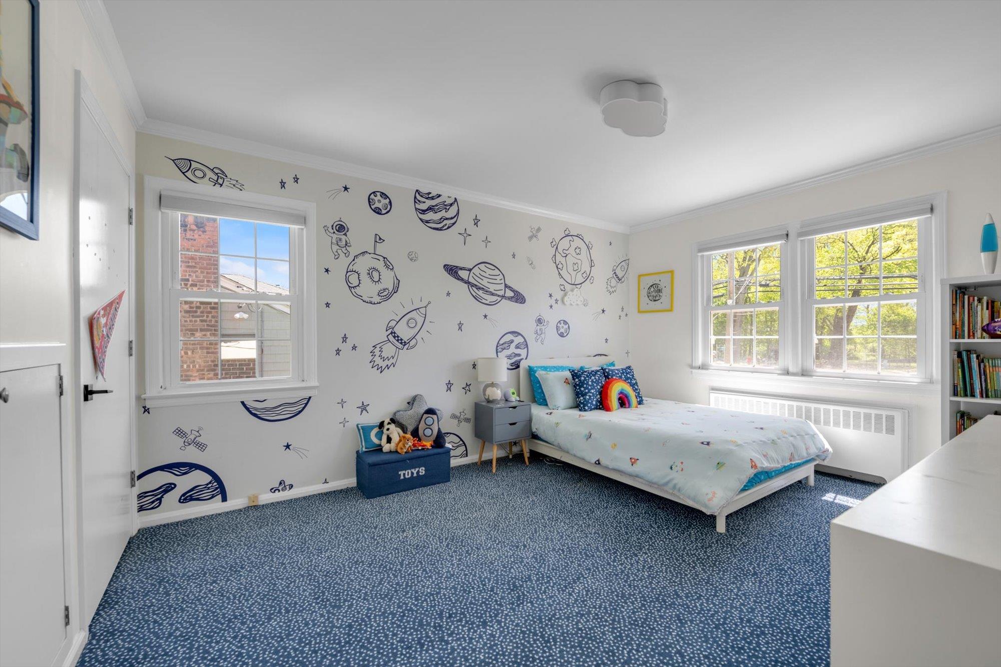 19 Morewood Oaks, Port Washington, New York image 24