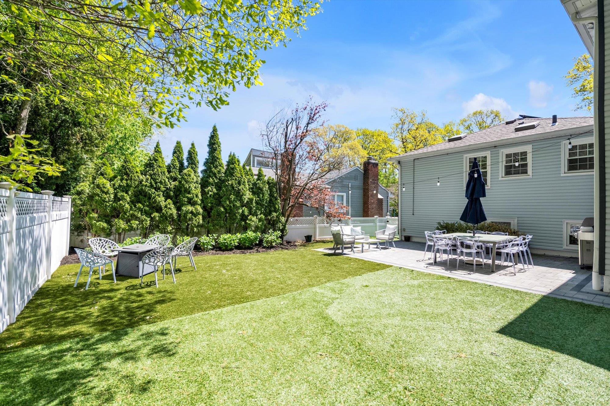 19 Morewood Oaks, Port Washington, New York image 32