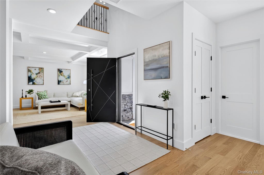 Photo of 10 Chelsea Drive, Port Washington, NY 11050 (MLS # 1048471)