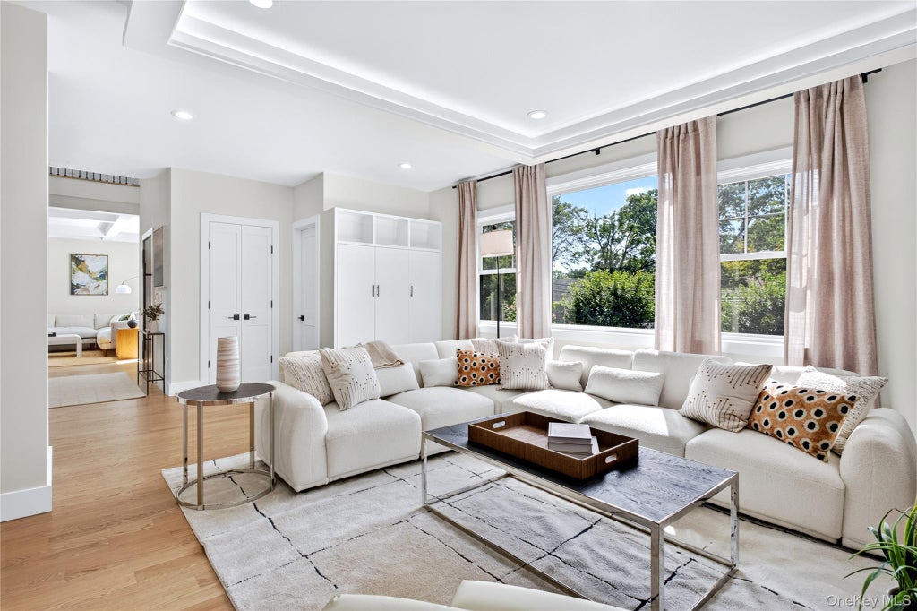 Photo of 10 Chelsea Drive, Port Washington, NY 11050 (MLS # 1048471)